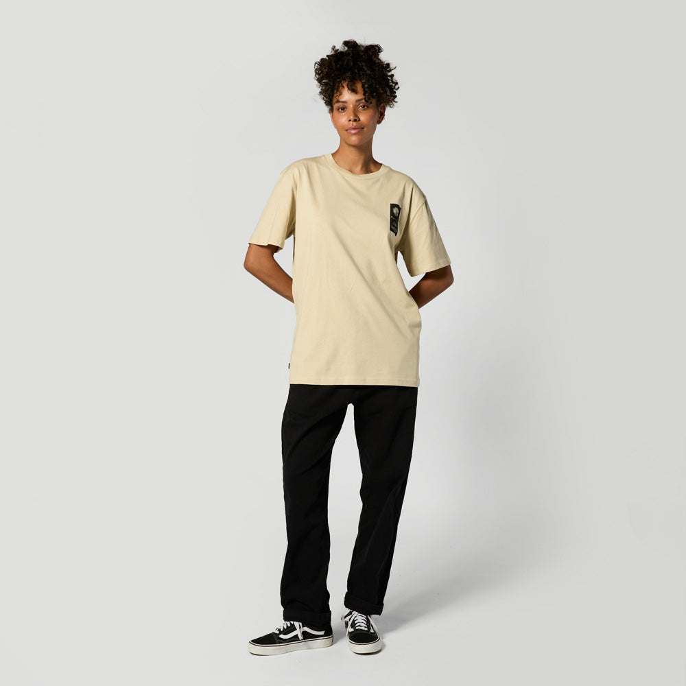Mystic Pansy Tee t-shirt oversize kaki clair