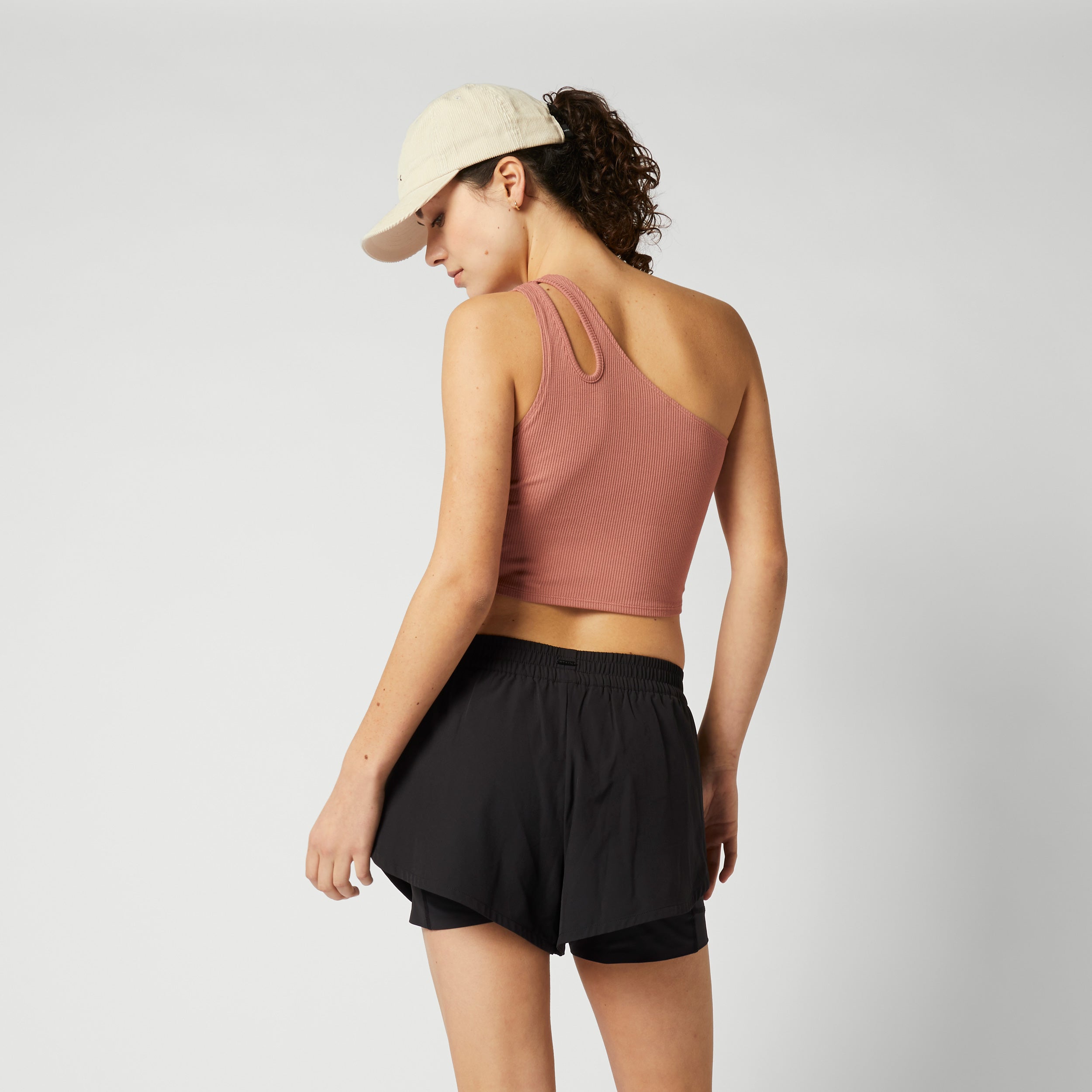 Mystic Evoke top femme asymétrique noir côtelé
