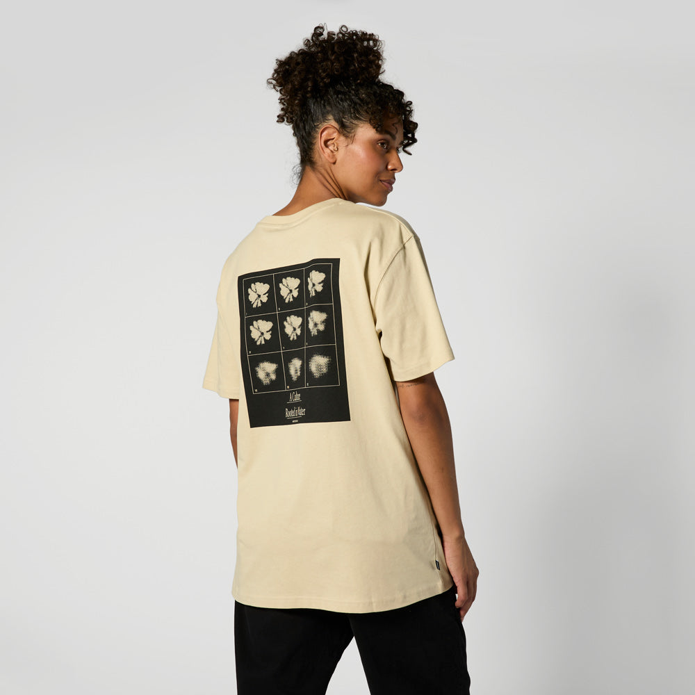 Mystic Pansy Tee t-shirt oversize kaki clair
