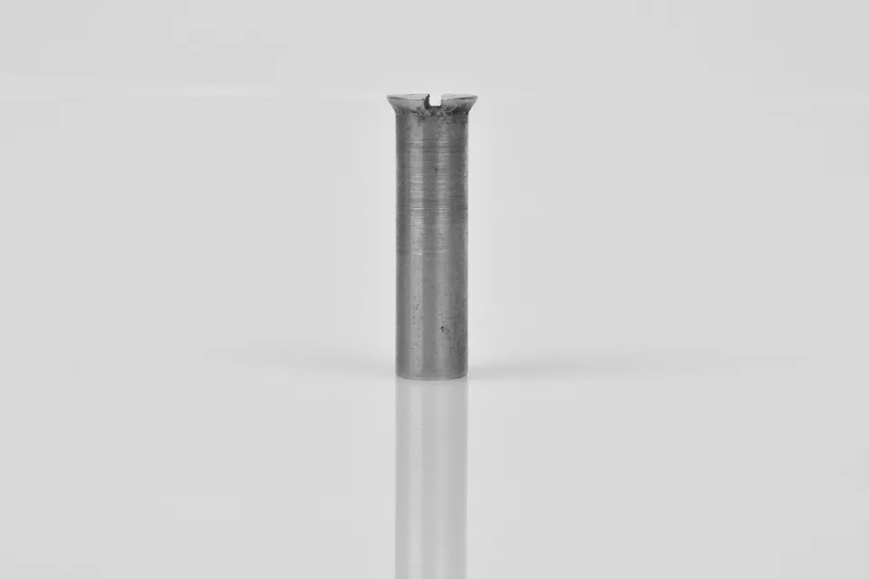 Lightning vis fixation gouvernail kayak