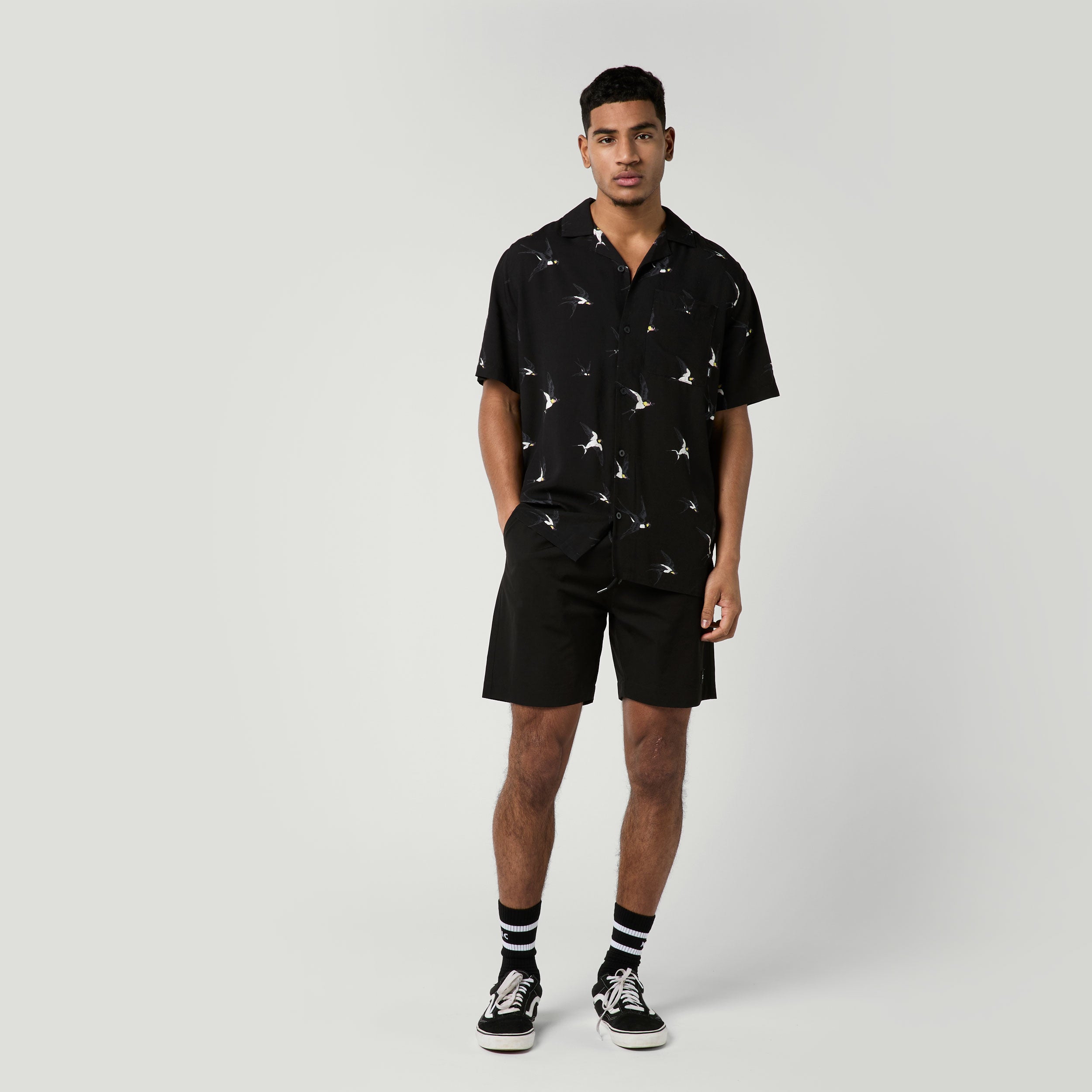 Mystic Ozzy Shirt chemise noire 100% rayonne