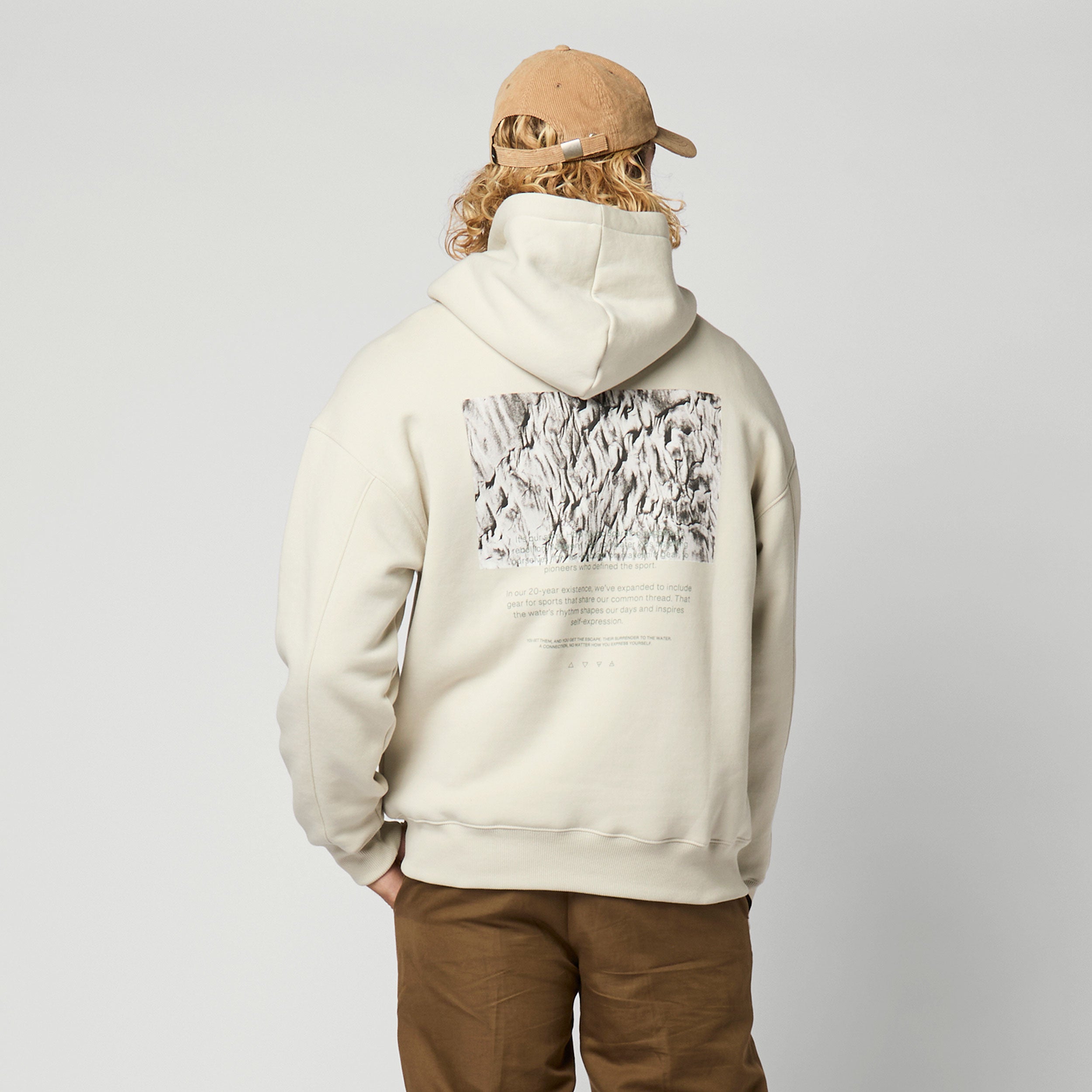 Mystic Manifesto sweat capuche sable coupe oversize