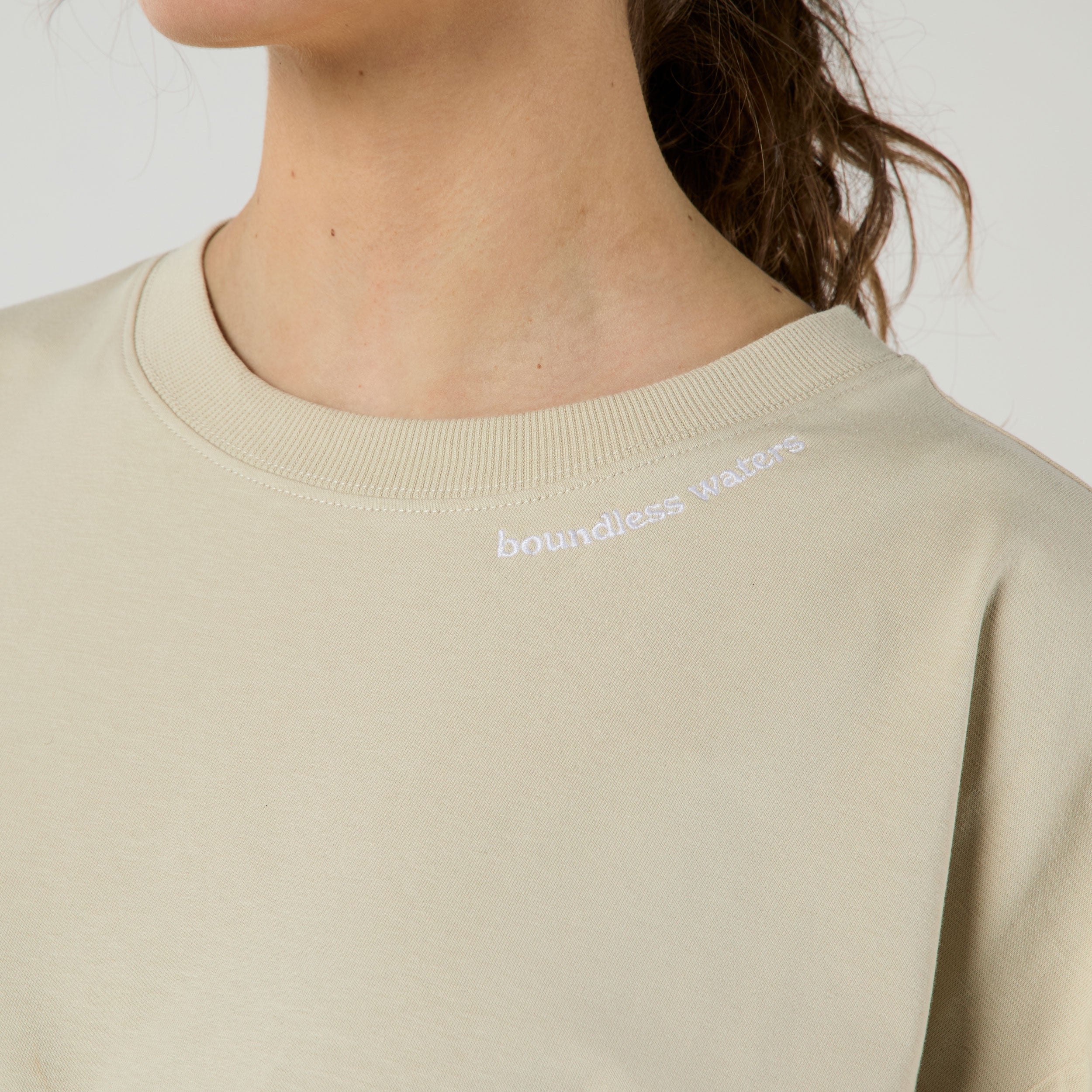 Mystic Surrender t-shirt long femme sable coupe oversize