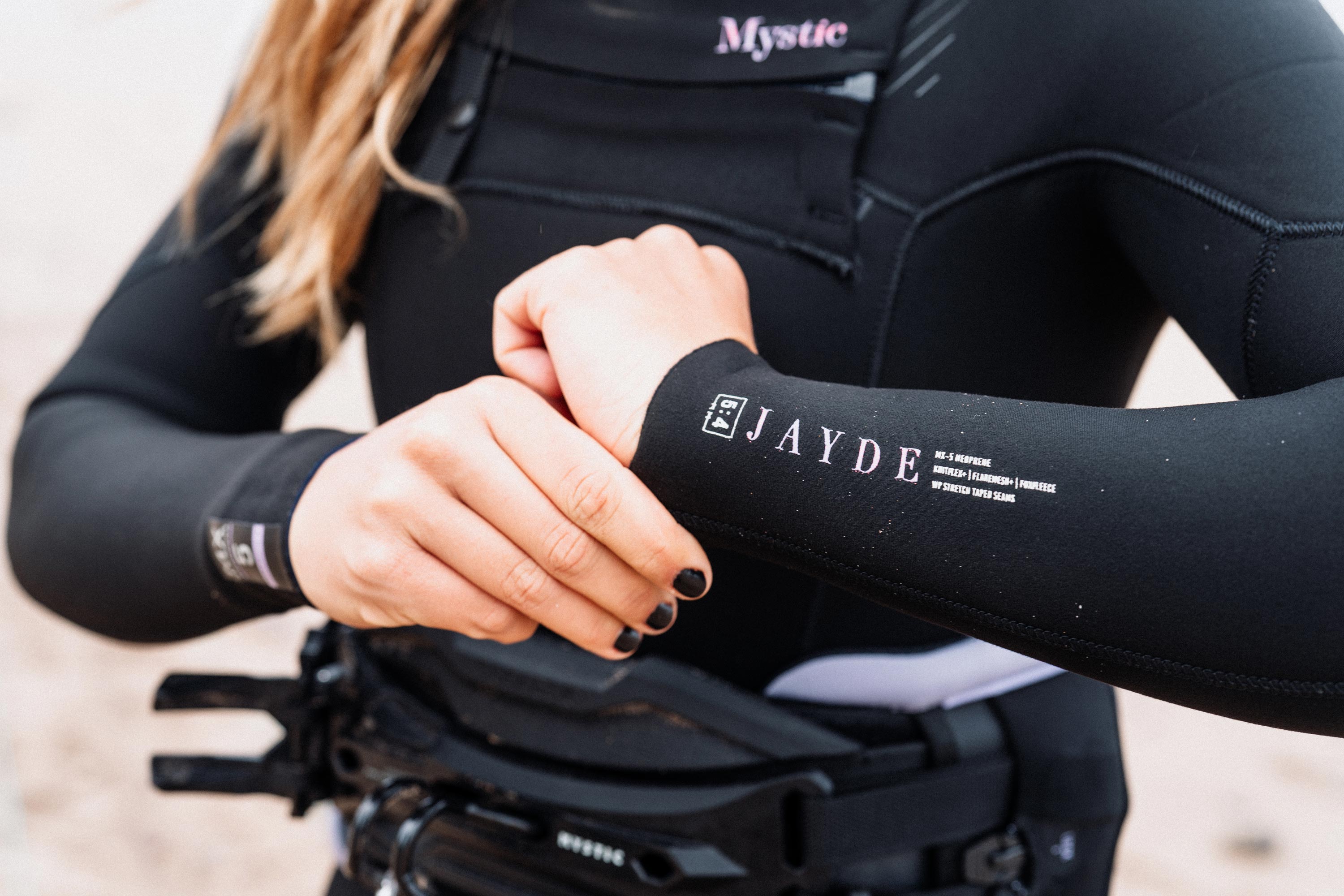 Mystic Jayde Fullsuit 4/3mm combinaison femme noir chaude